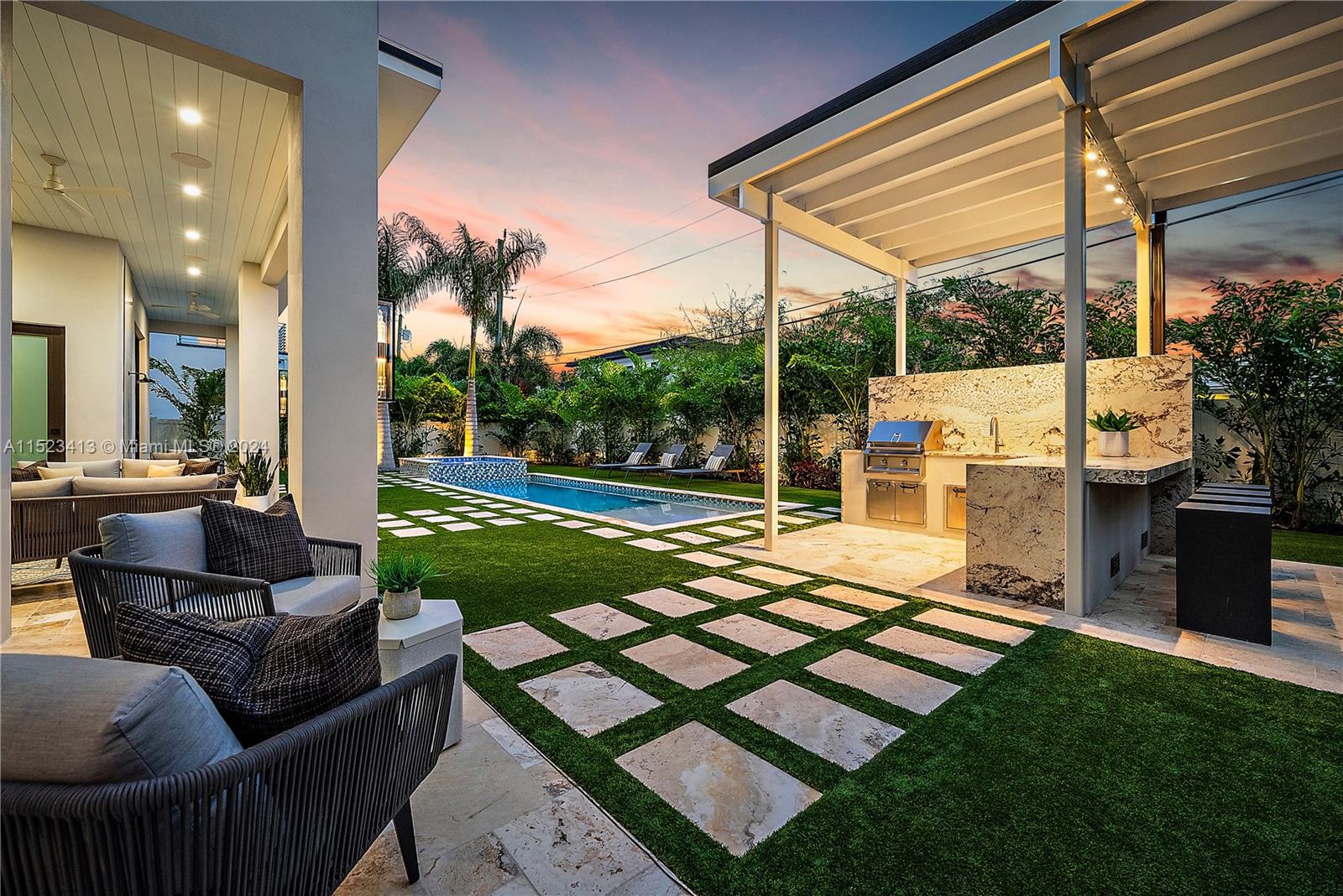 BOCA VILLAS - Residential