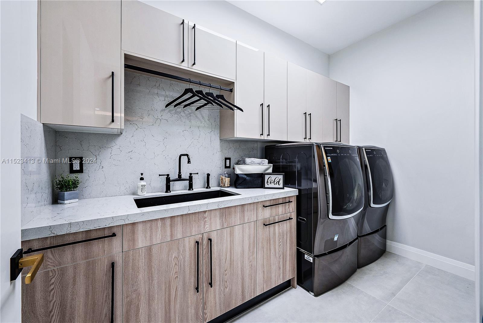 BOCA VILLAS - Residential