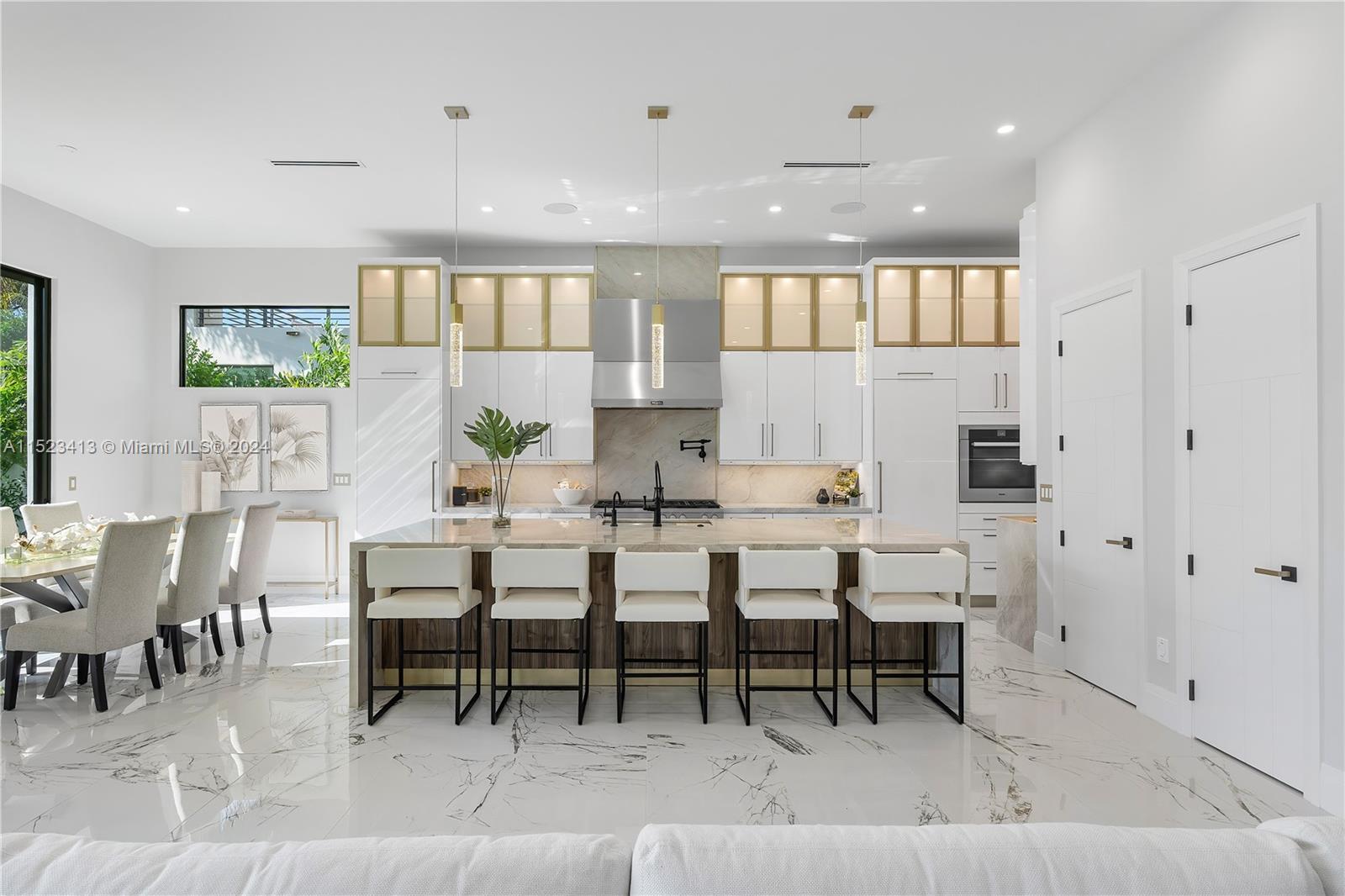 BOCA VILLAS - Residential