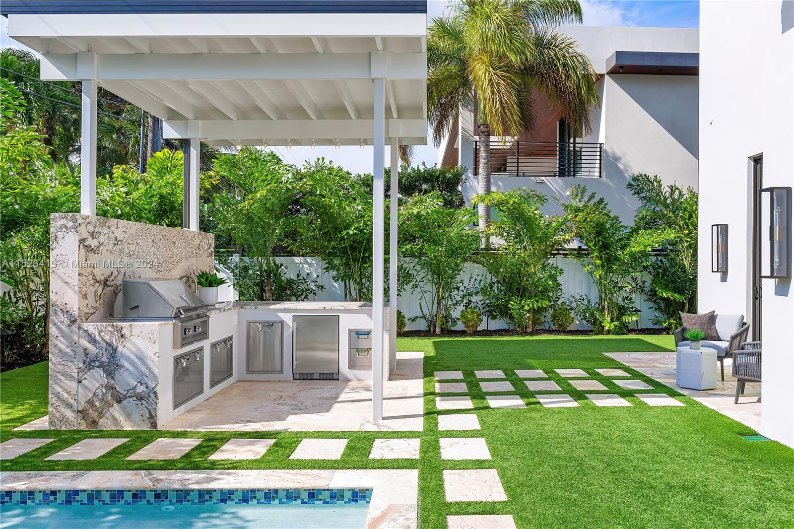 BOCA VILLAS - Residential