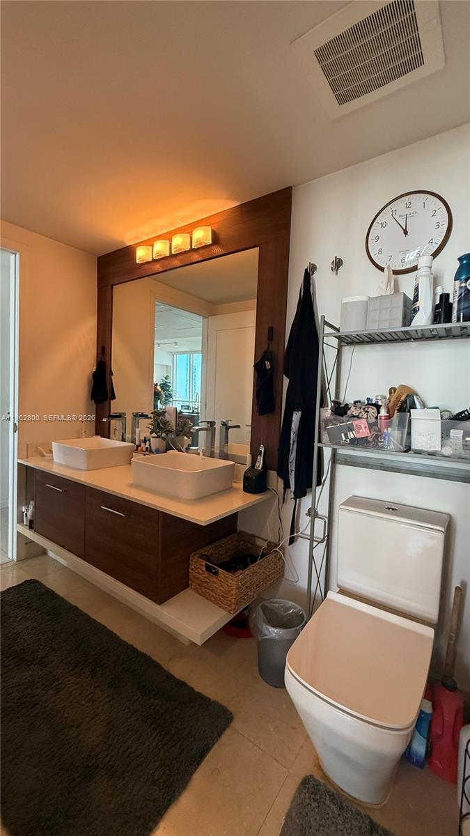 THE CRIMSON CONDO - Residential