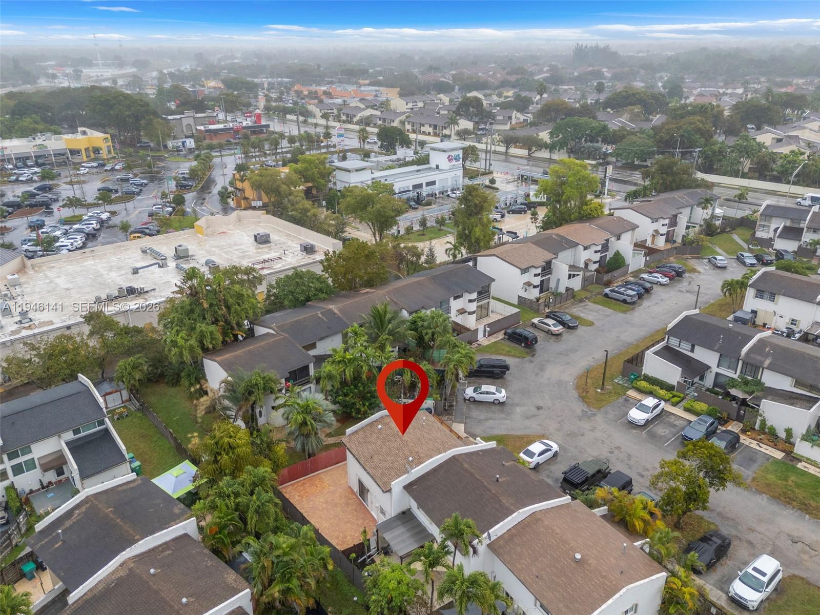 SNAPPER CREEK TOWNHOUSES - Residential