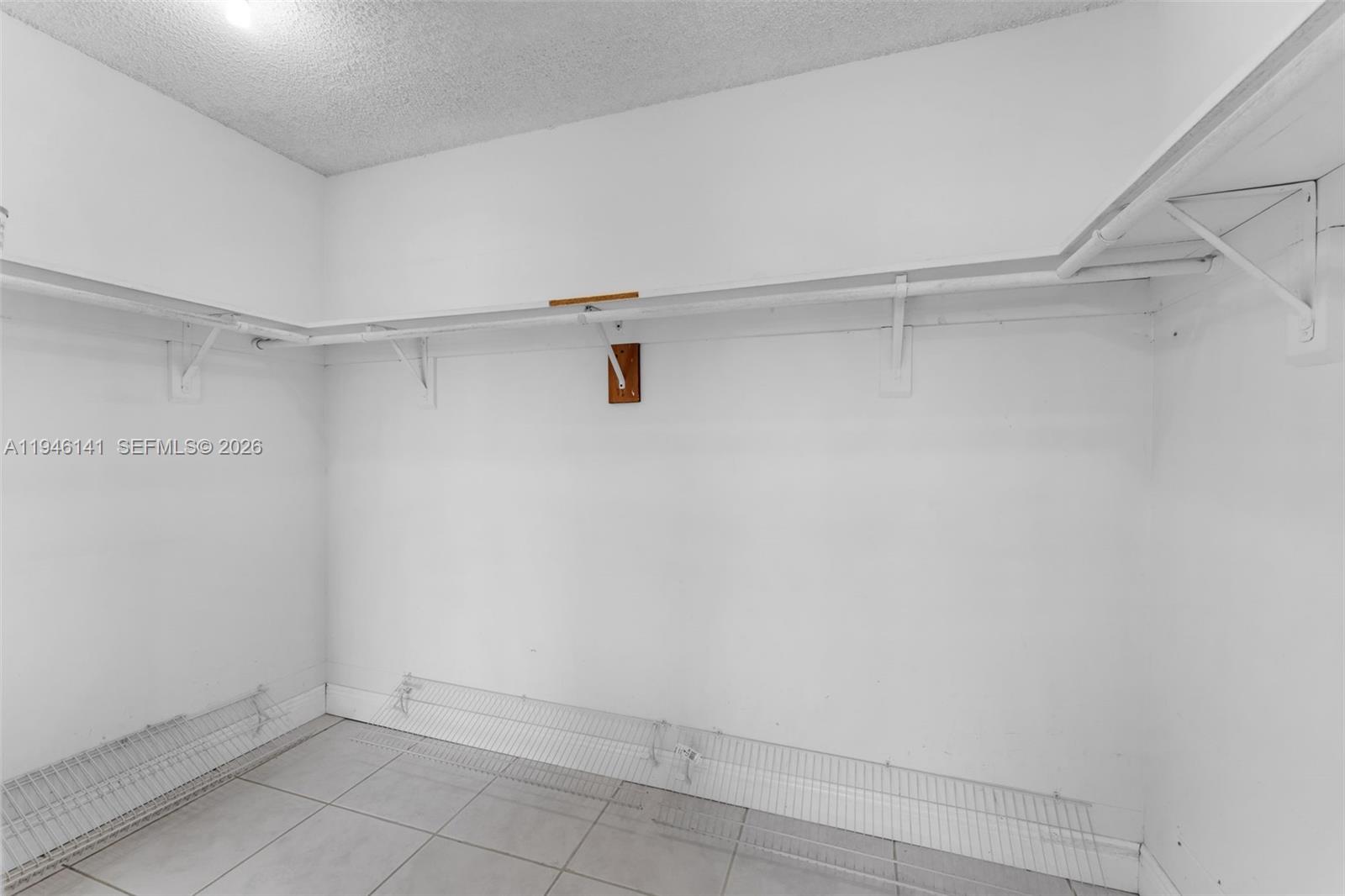 SNAPPER CREEK TOWNHOUSES - Residential