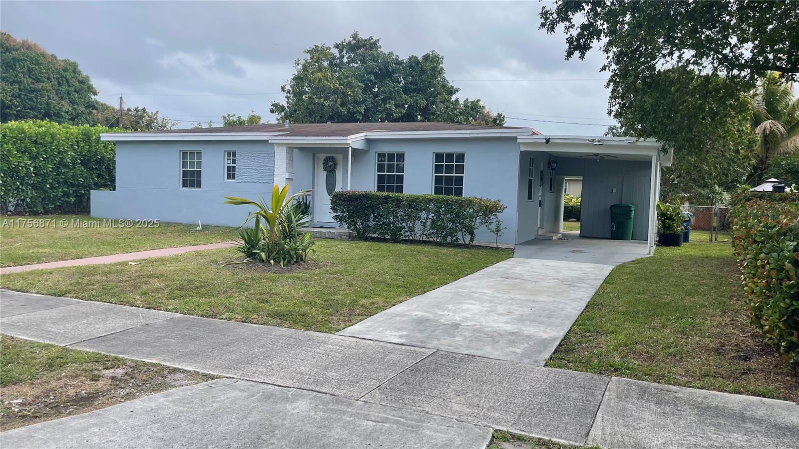 Rental Property at 550 Nw 194th St, Miami Gardens, Broward County, Florida - Bedrooms: 3 
Bathrooms: 2  - $3,500 MO.