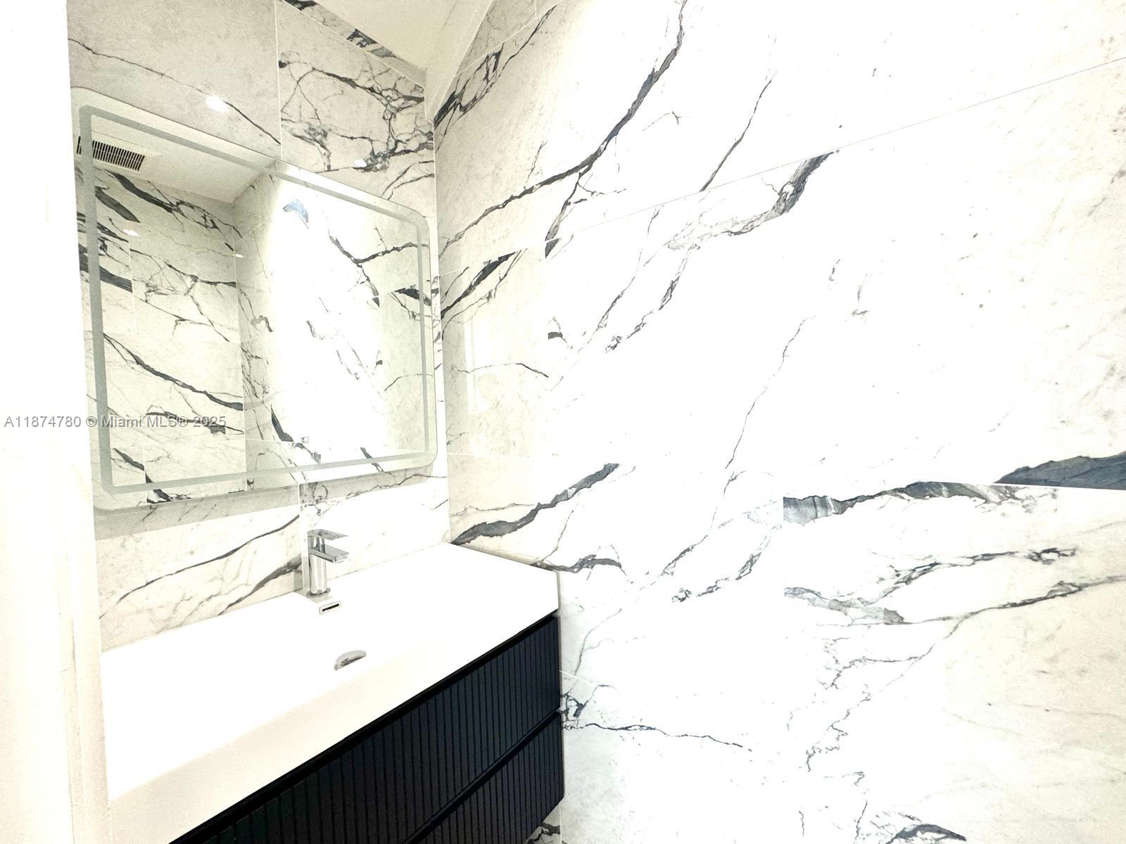 BUENA VISTA GDNS - Residential