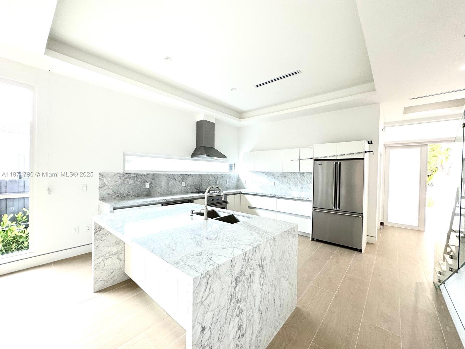 BUENA VISTA GDNS - Residential