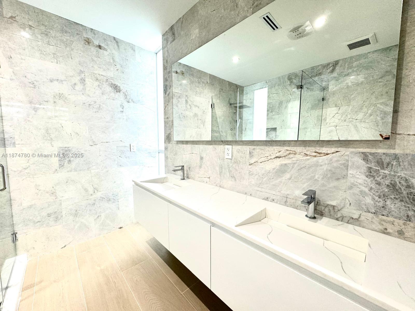 BUENA VISTA GDNS - Residential