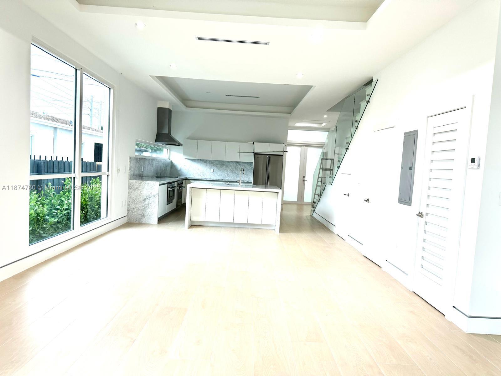 BUENA VISTA GDNS - Residential