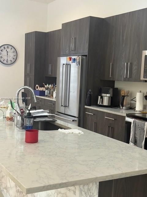 VENETIAN PARC - Residential