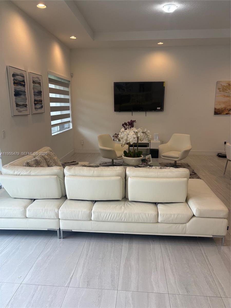 VENETIAN PARC - Residential