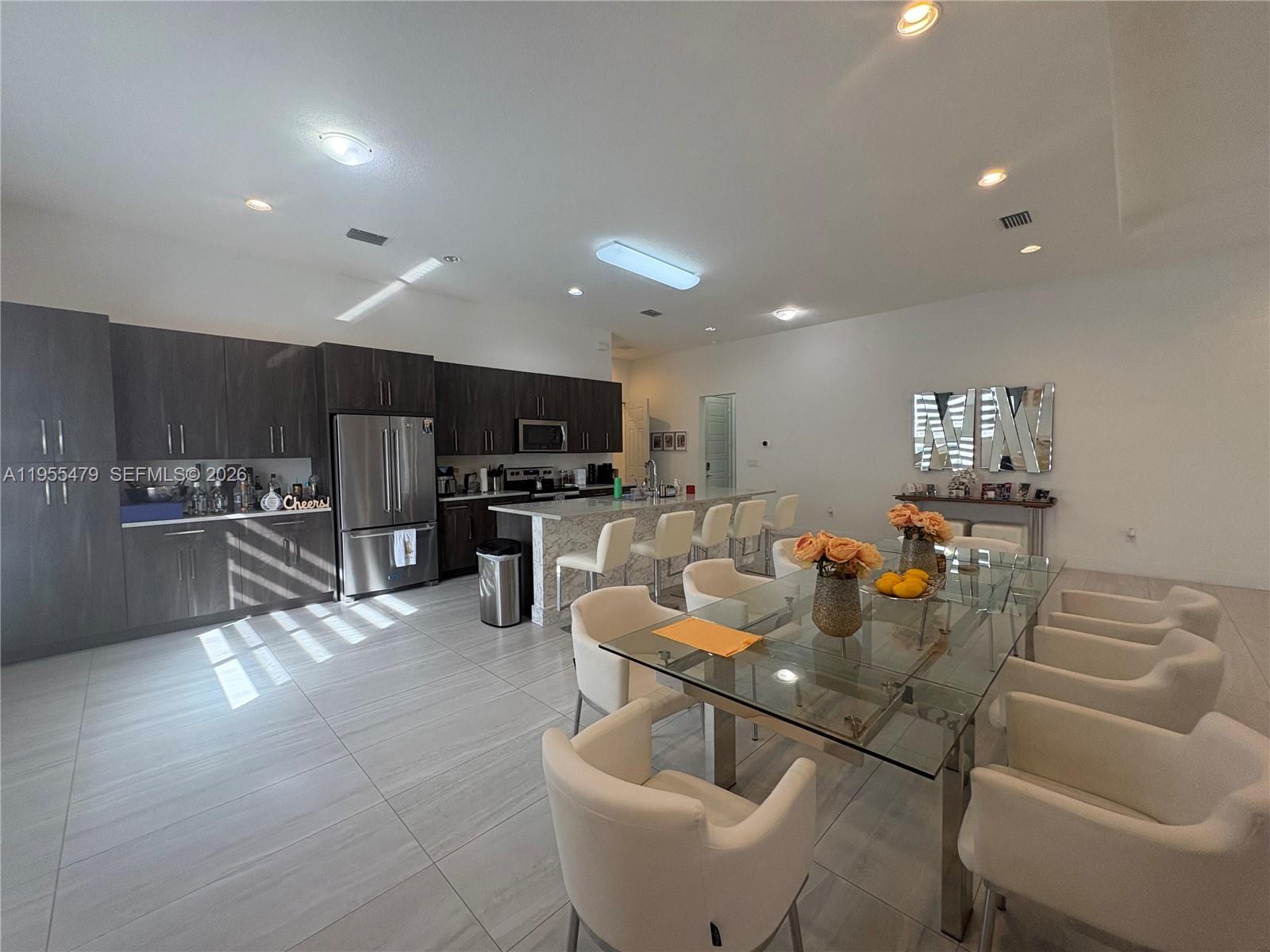 VENETIAN PARC - Residential