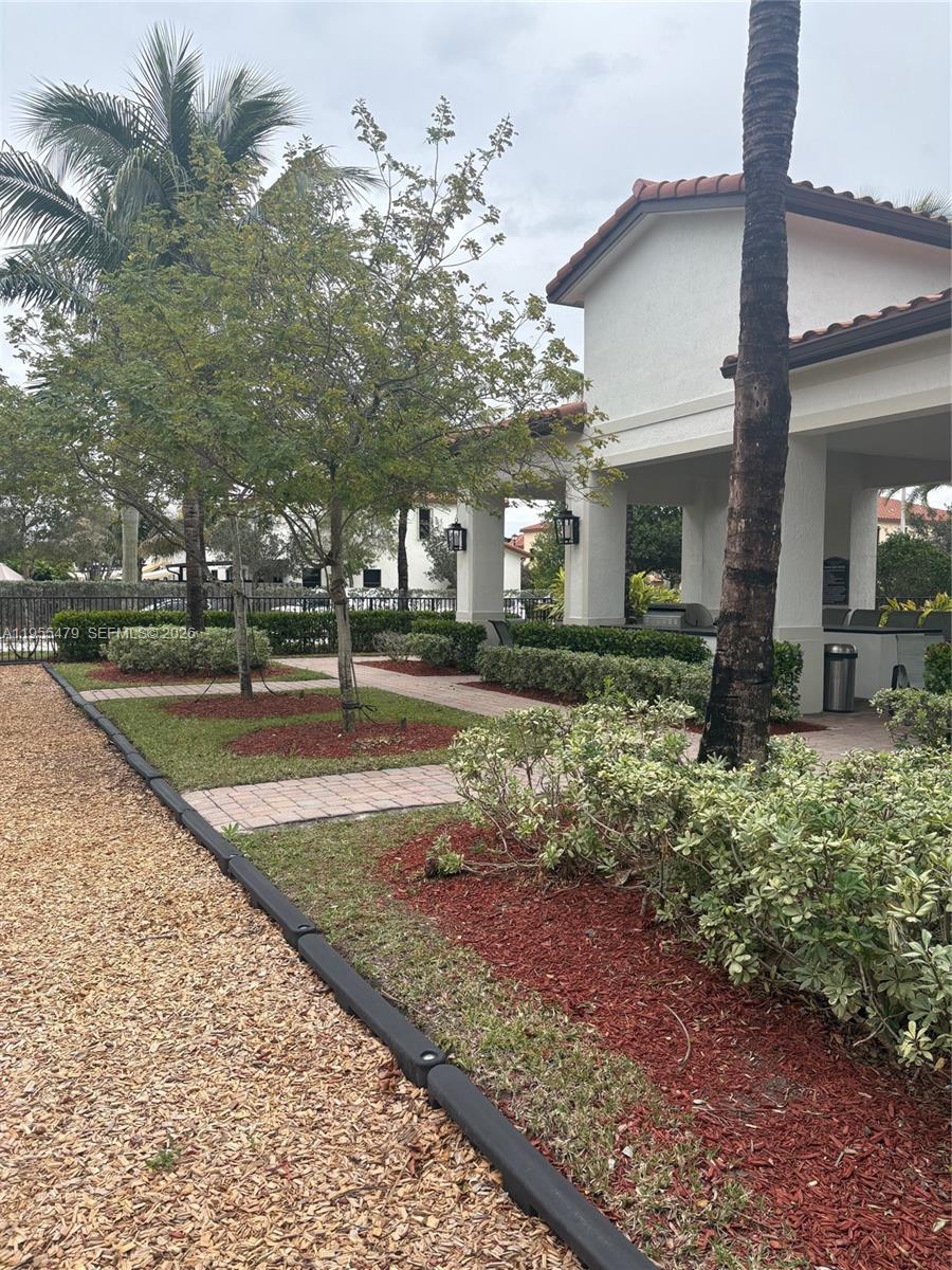 VENETIAN PARC - Residential