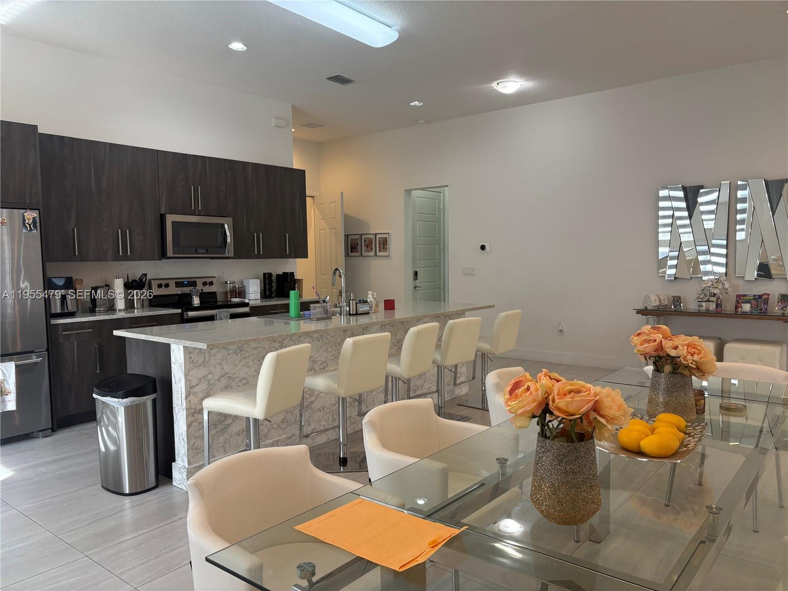 VENETIAN PARC - Residential