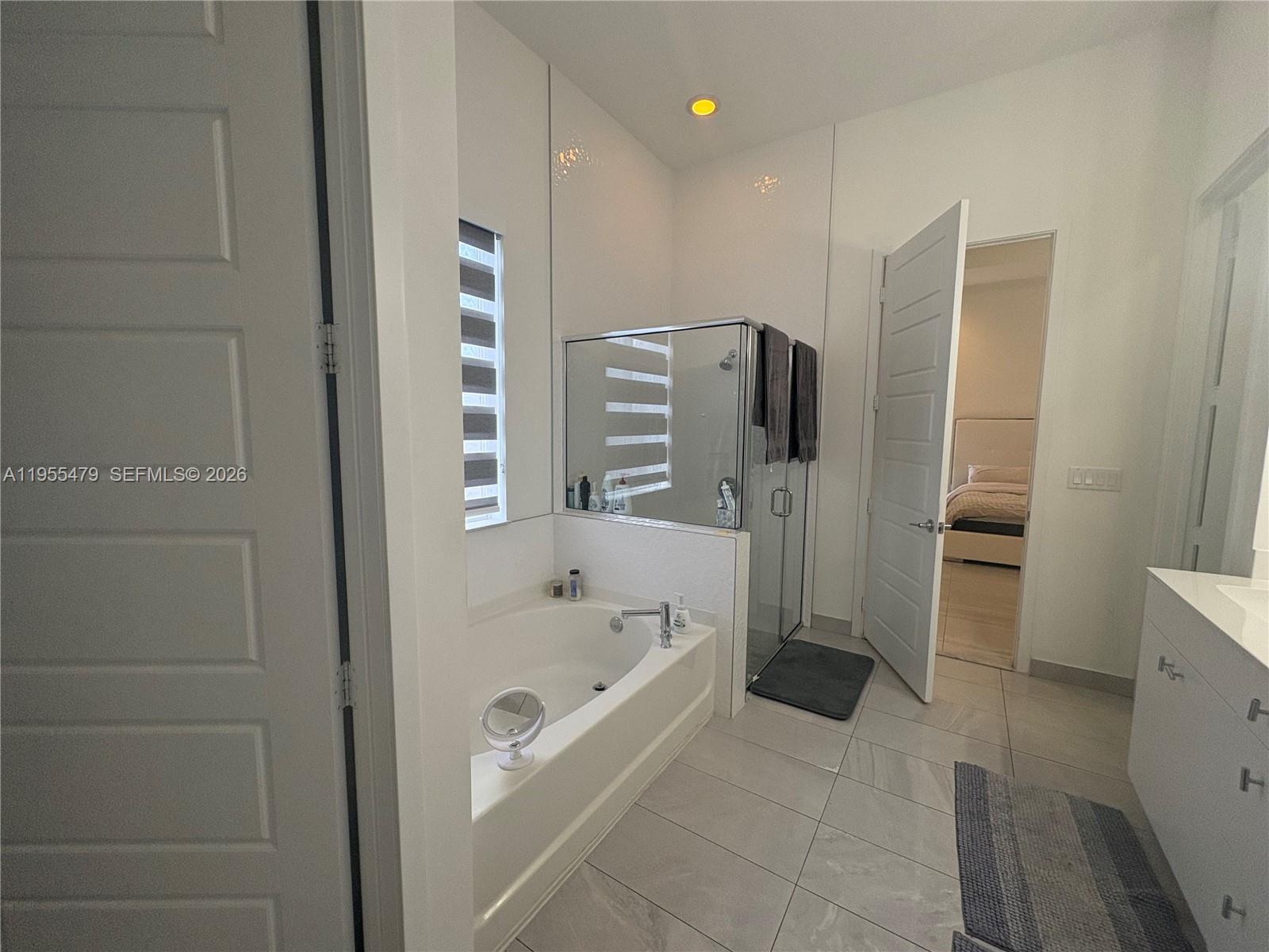 VENETIAN PARC - Residential