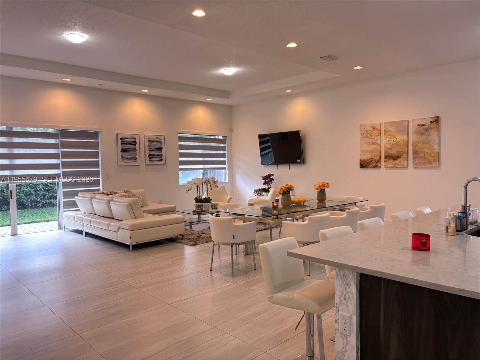 VENETIAN PARC - Residential