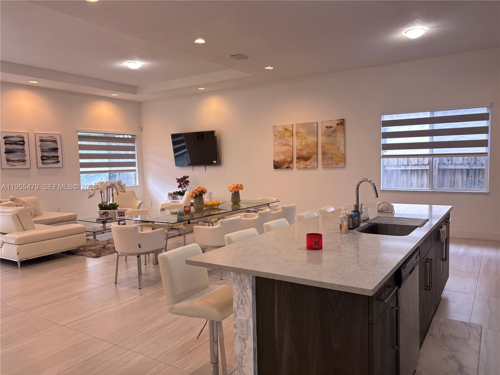 VENETIAN PARC - Residential