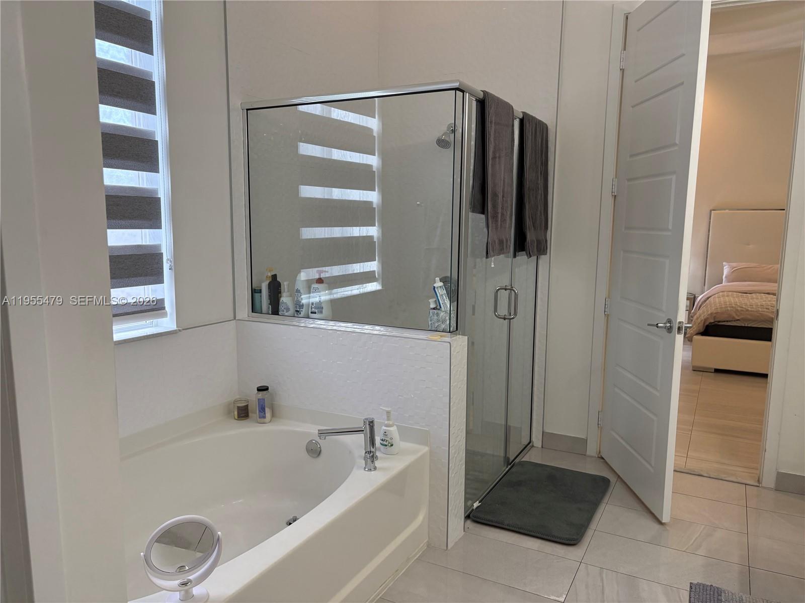 VENETIAN PARC - Residential