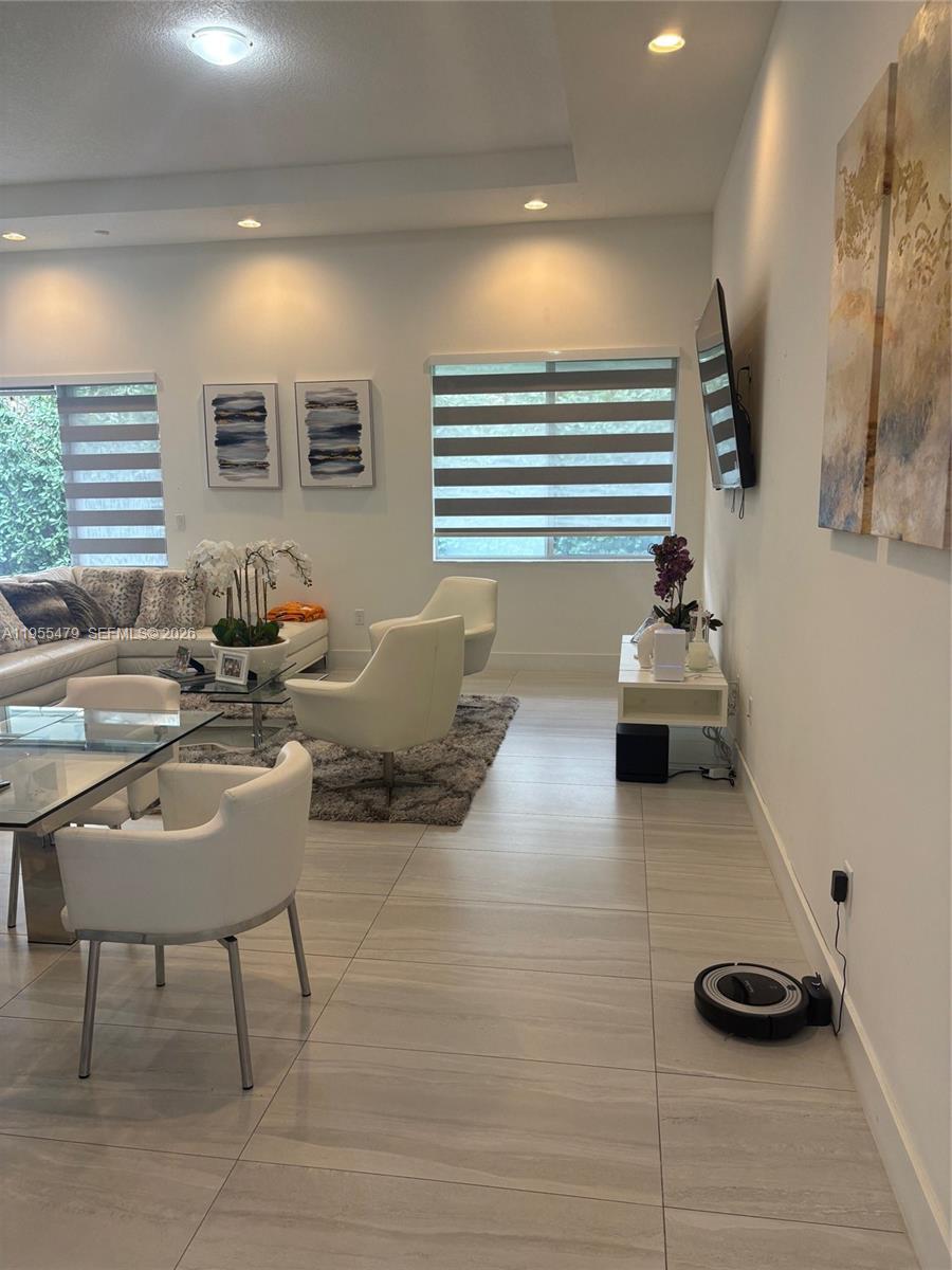 VENETIAN PARC - Residential