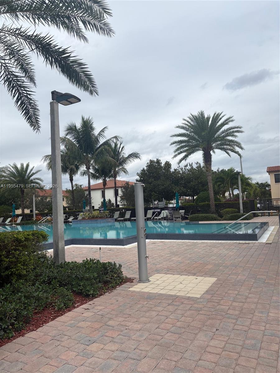 VENETIAN PARC - Residential