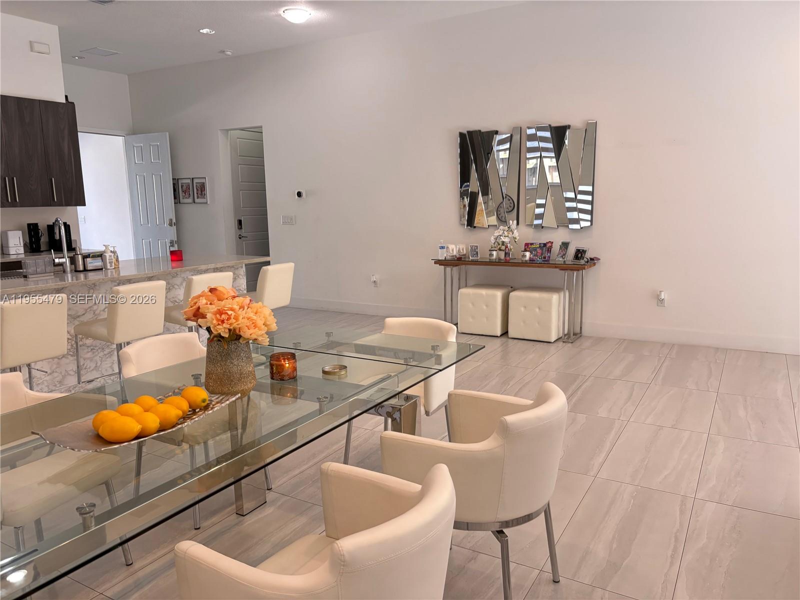 VENETIAN PARC - Residential