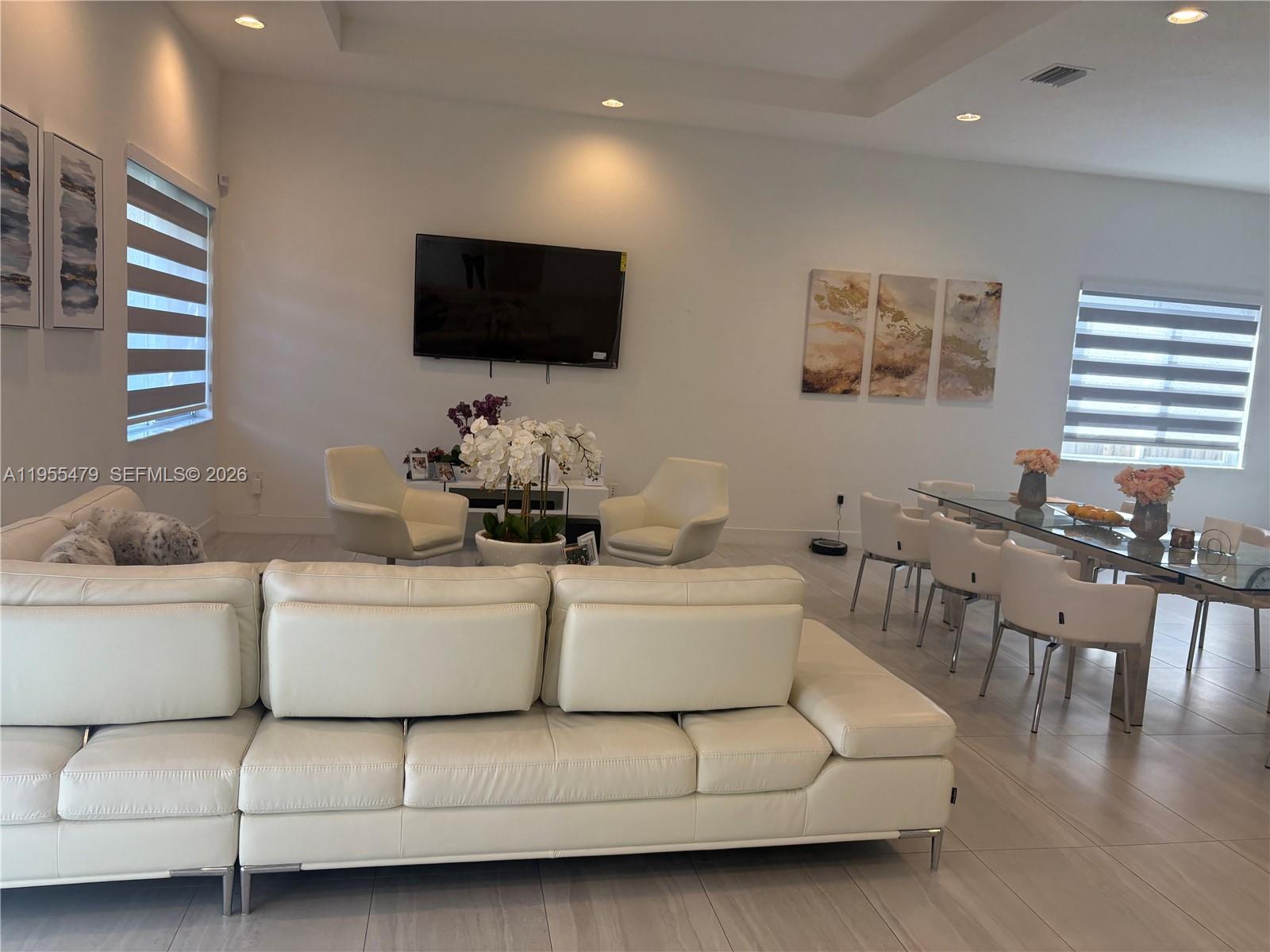 VENETIAN PARC - Residential