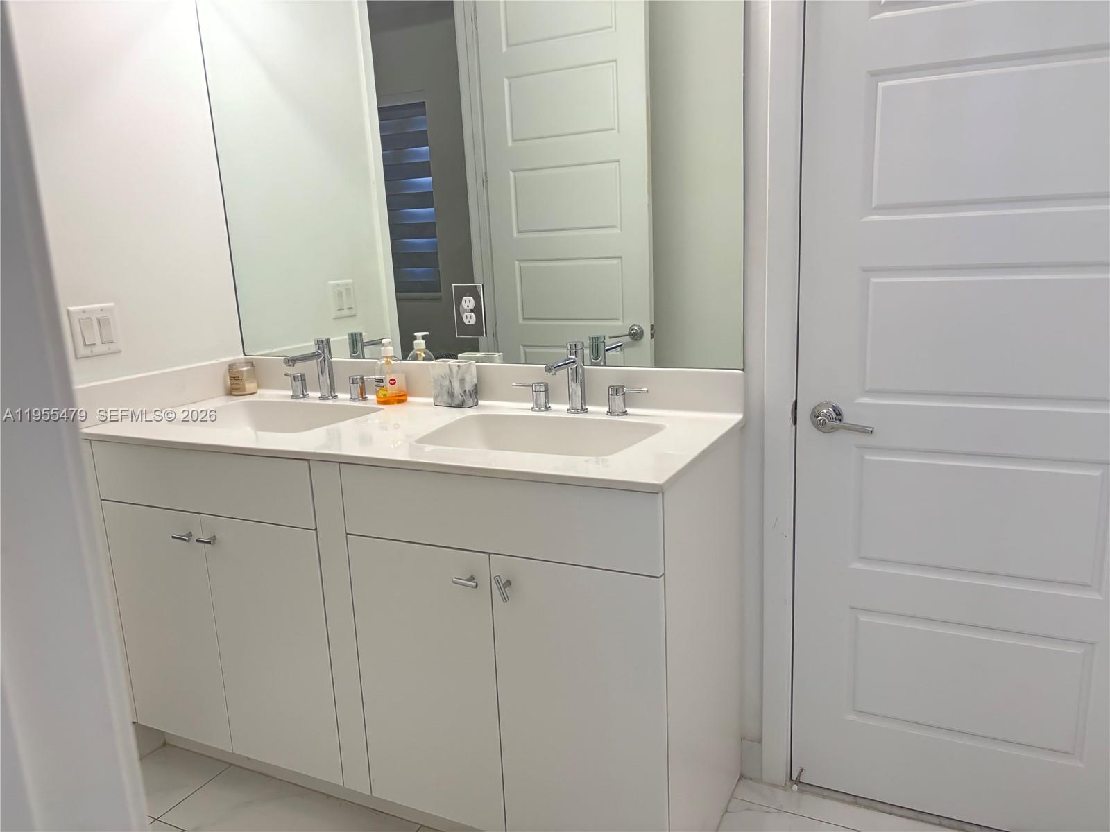 VENETIAN PARC - Residential