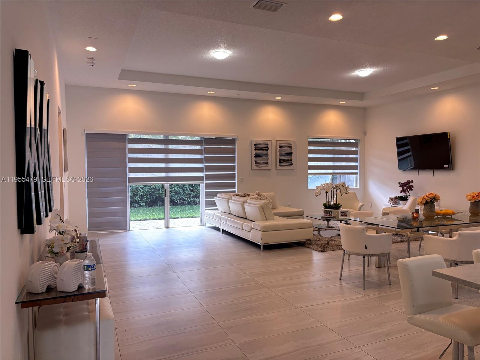 VENETIAN PARC - Residential