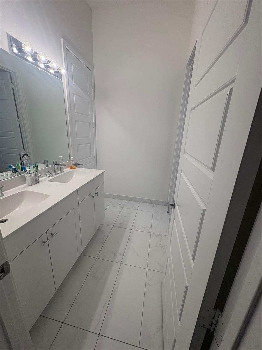 VENETIAN PARC - Residential