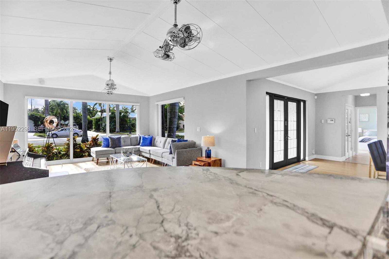 HOLLYWOOD LAKES SECTION - Residential