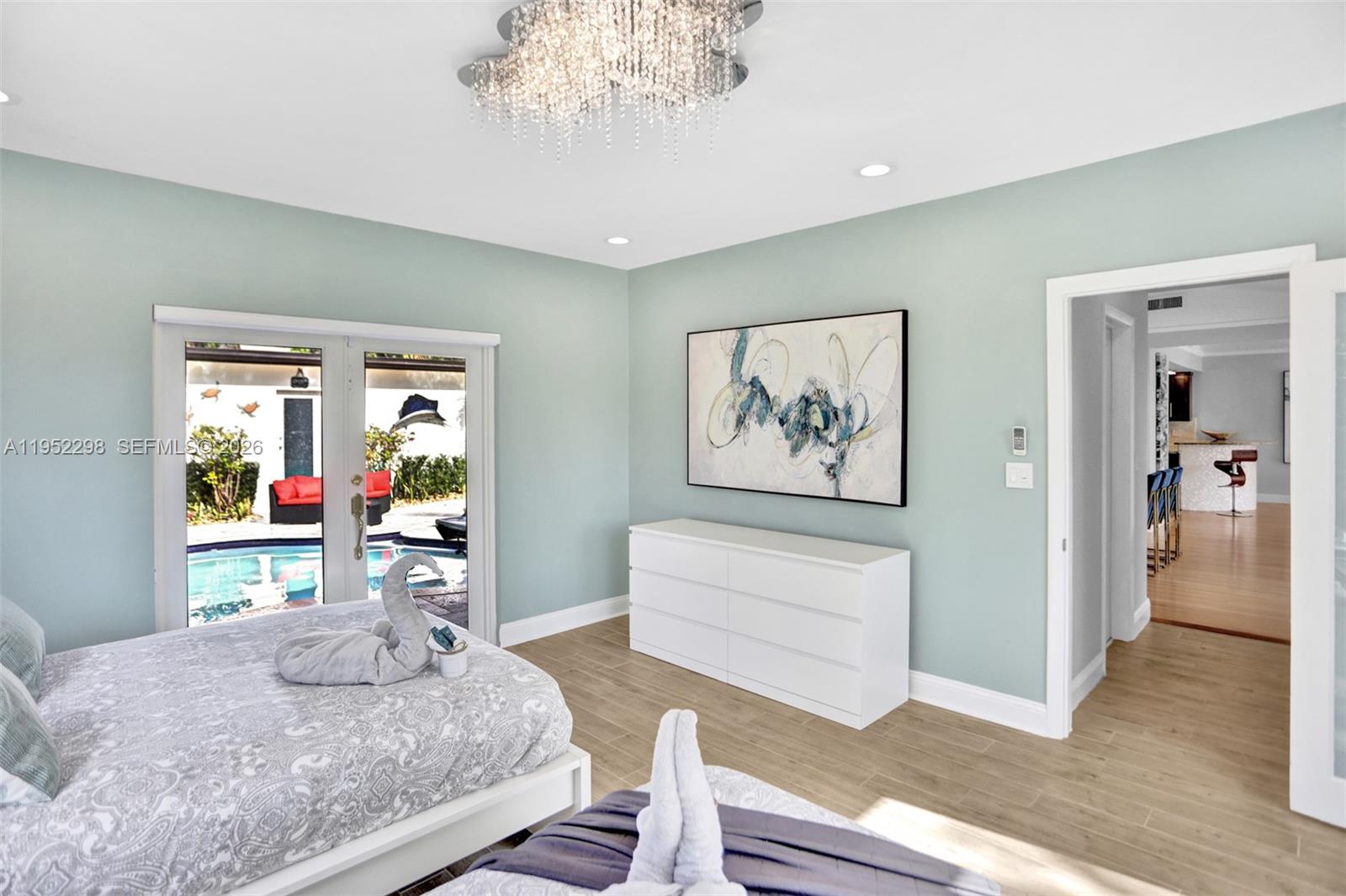 HOLLYWOOD LAKES SECTION - Residential