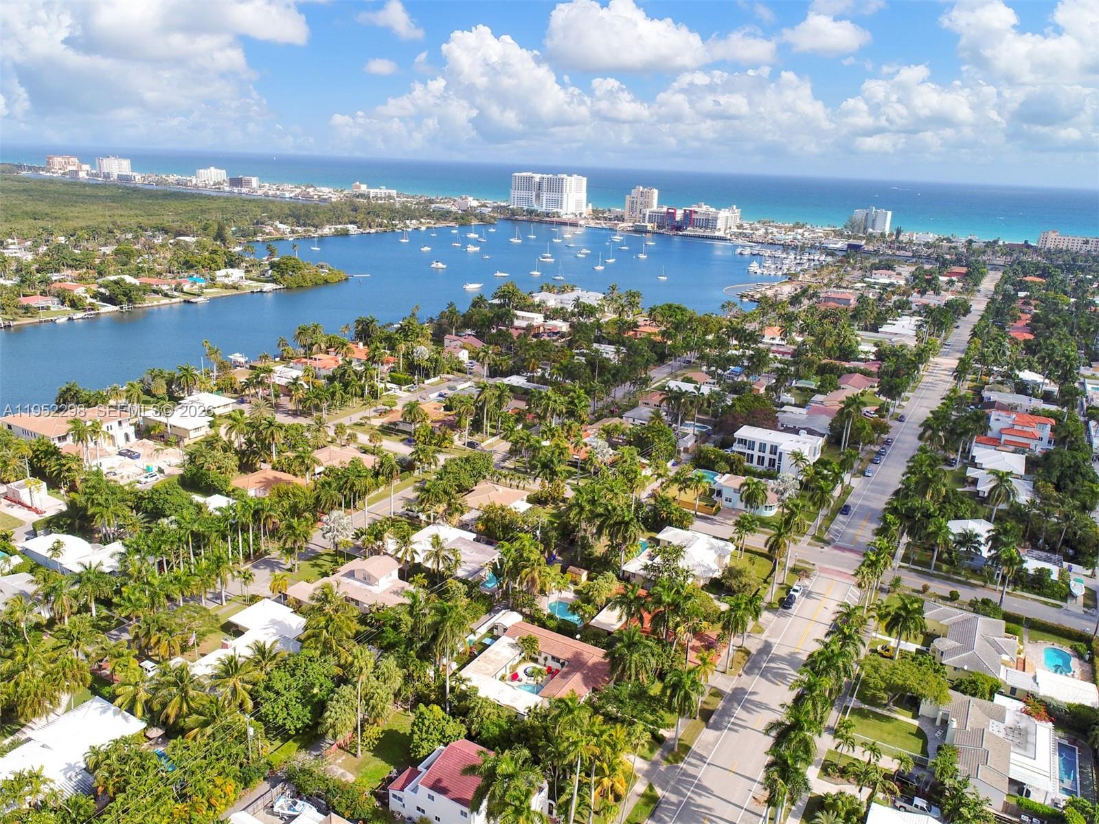 HOLLYWOOD LAKES SECTION - Residential