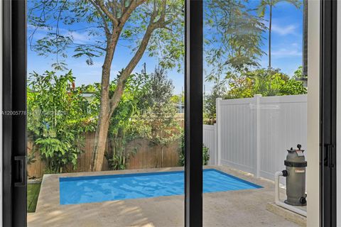 Tiny photo for 2787 SW 34th Ave, Miami, FL 33133 (MLS # A12005778)