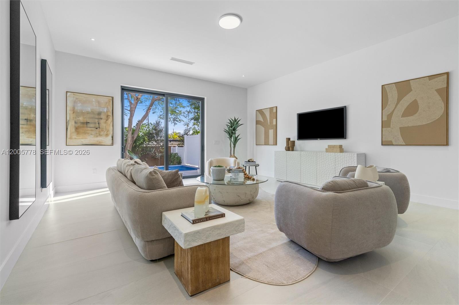 SILVER BLUFF GARDENS - Residential