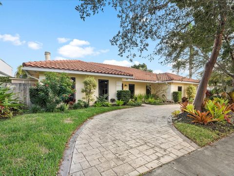 21151 NE 22nd Ct Miami FL 33180