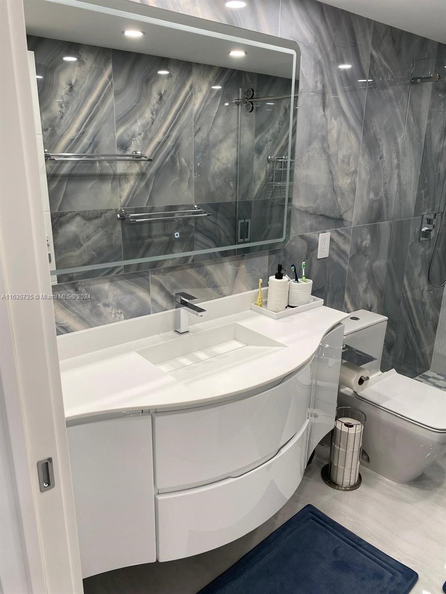 HEMISPHERES CONDO - Residential