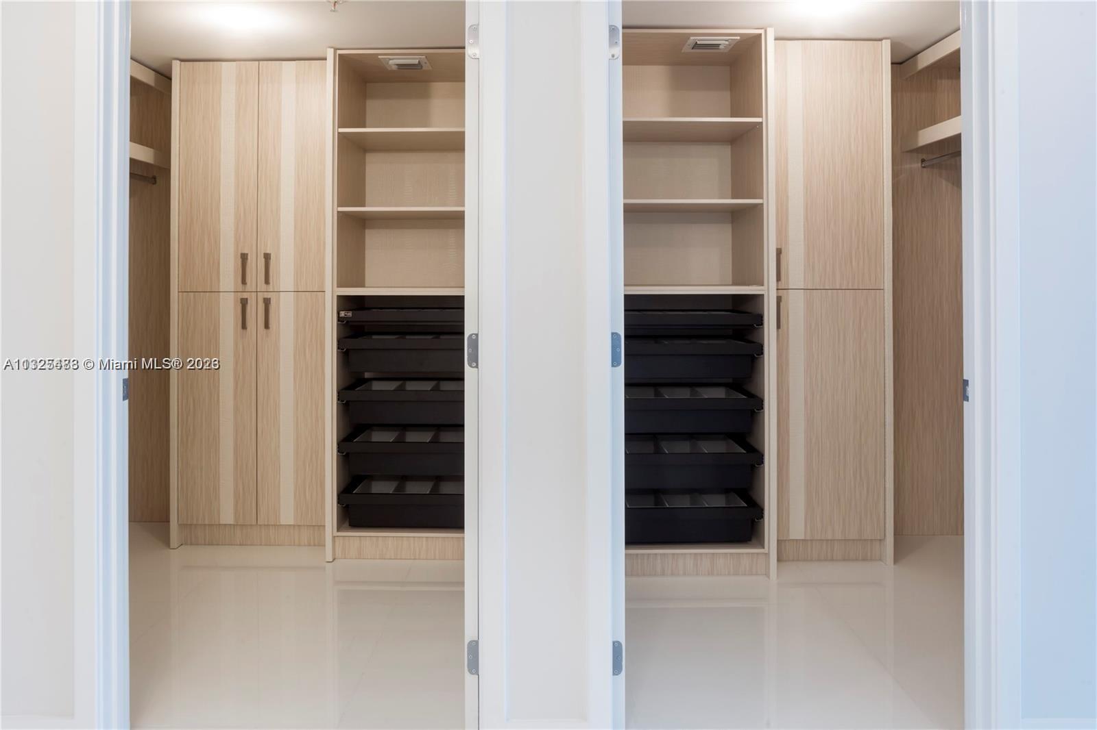 400 SUNNY ISLES CONDO EAS - Residential Lease