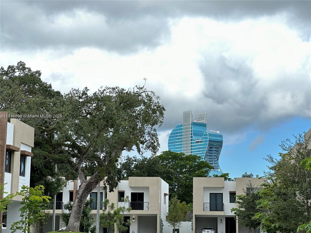 Photo of 5571 W Oak Way, Dania Beach, FL 33314 (MLS # A11847698)