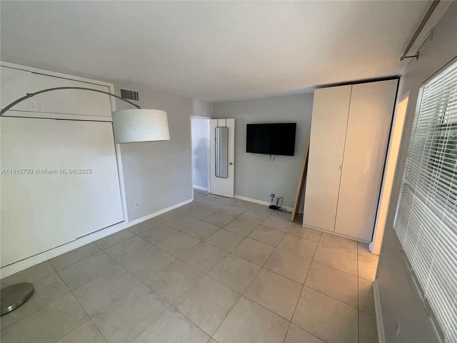 WILTON MANORS - Residential Lease