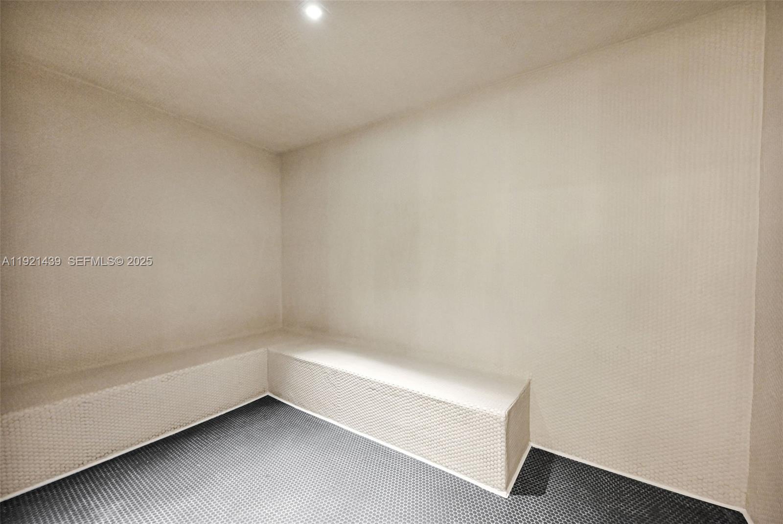 MIAMI NORTH - Residential