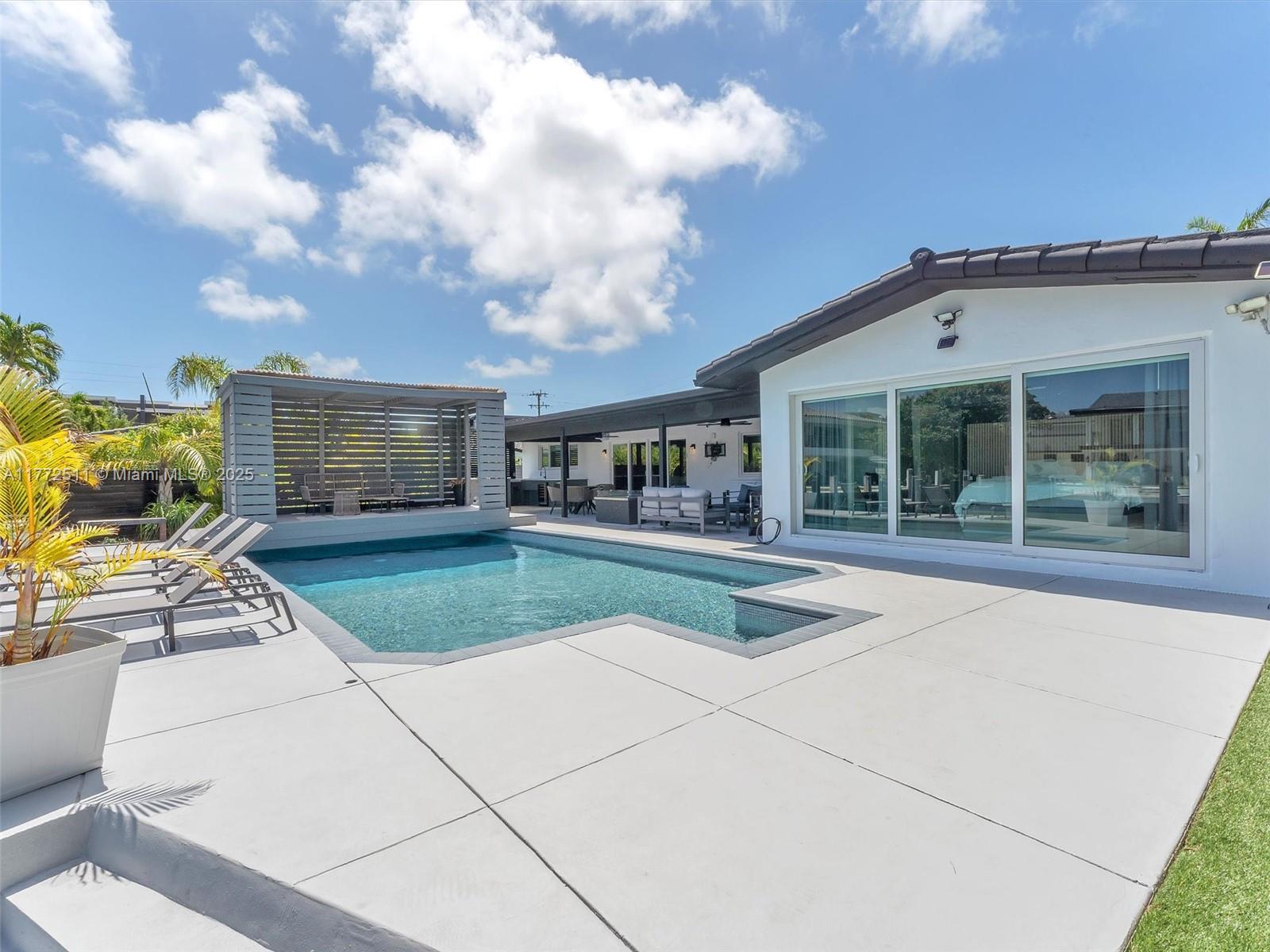 EASTERN SHORES - Residential