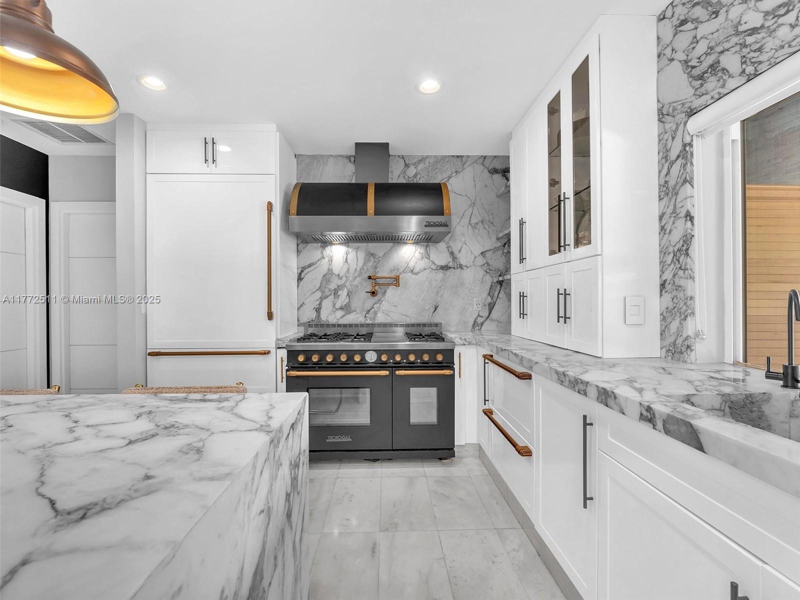 EASTERN SHORES - Residential