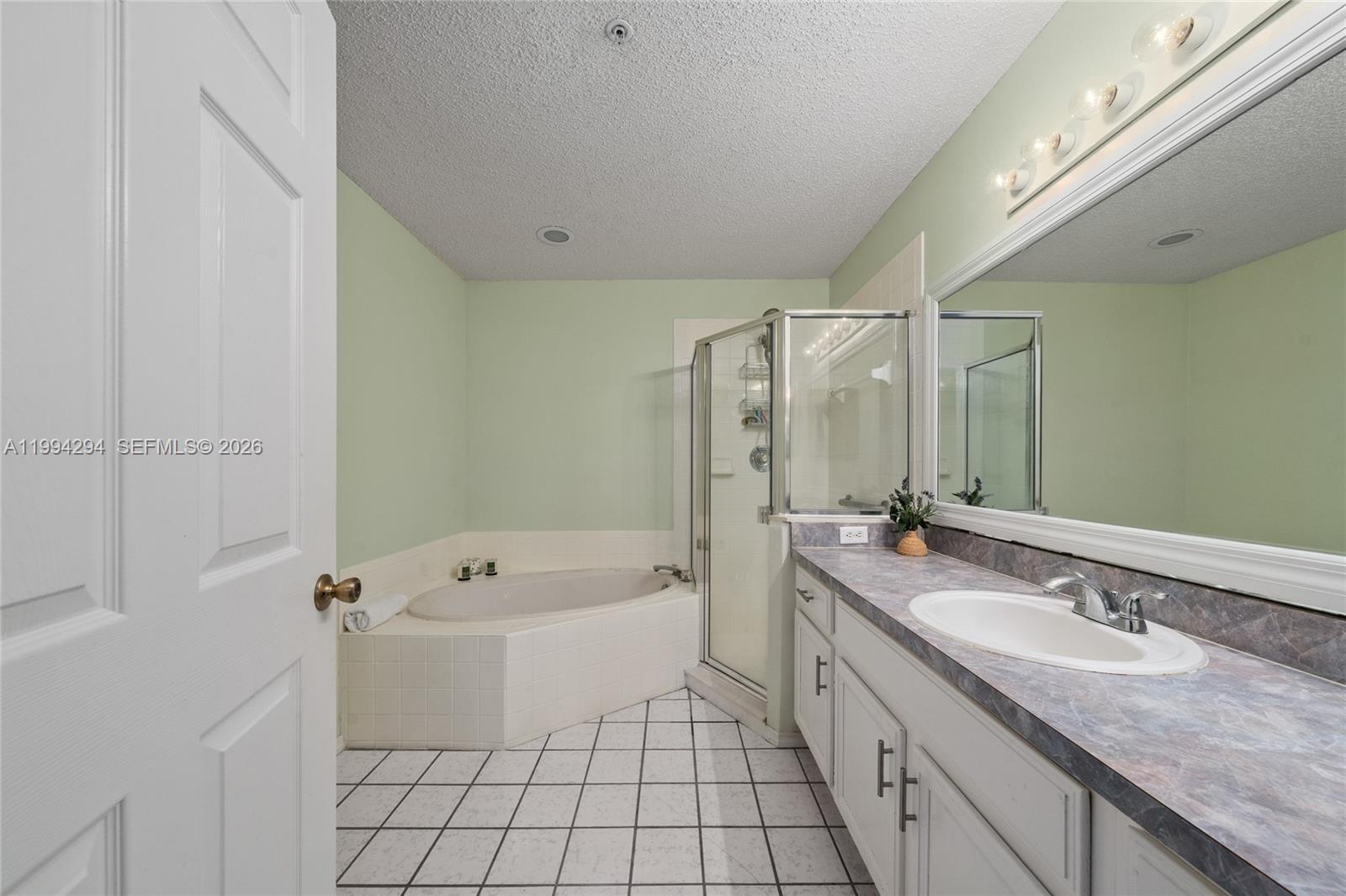 CRANES ROOST VILLAS - Residential