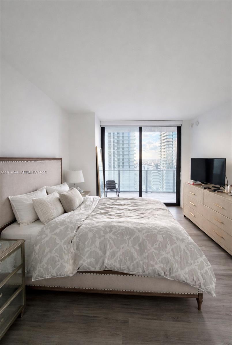 801 SMA RESIDENCES CONDO - Residential