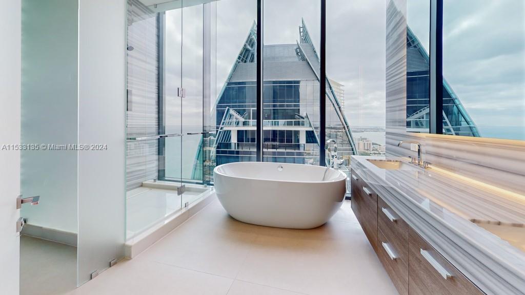 MUSE CONDO - Residential