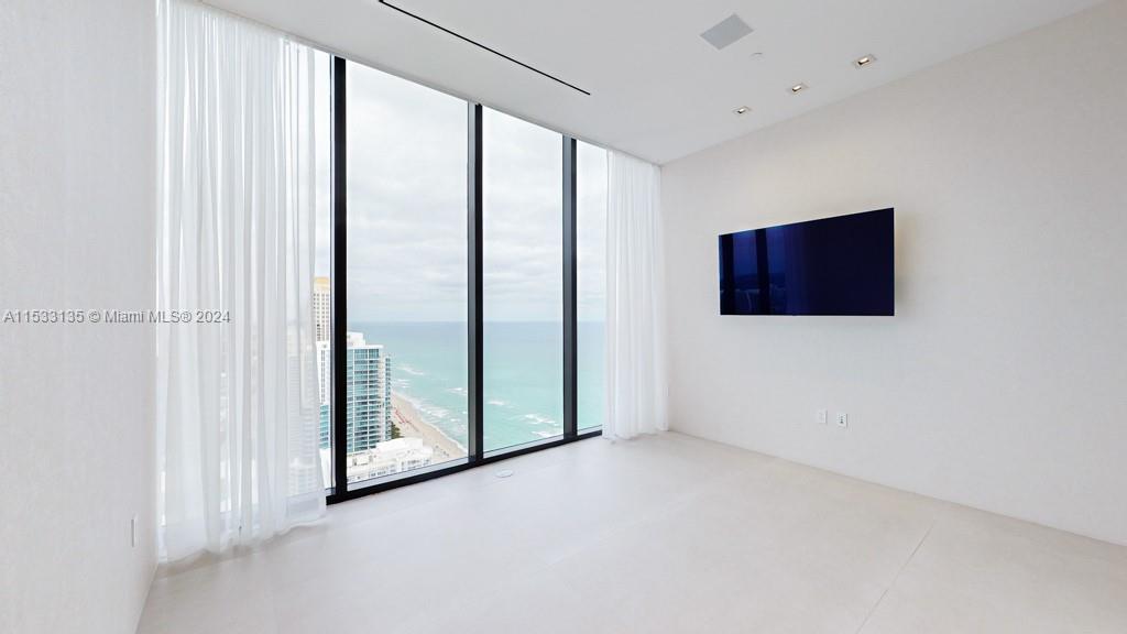 MUSE CONDO - Residential
