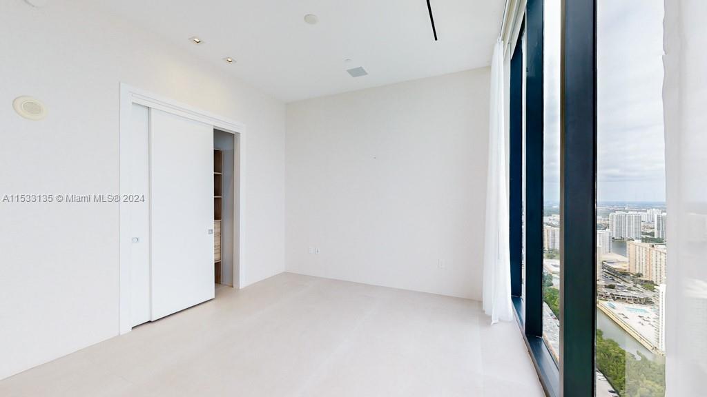 MUSE CONDO - Residential