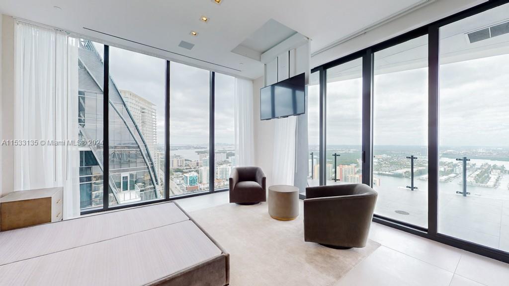 MUSE CONDO - Residential