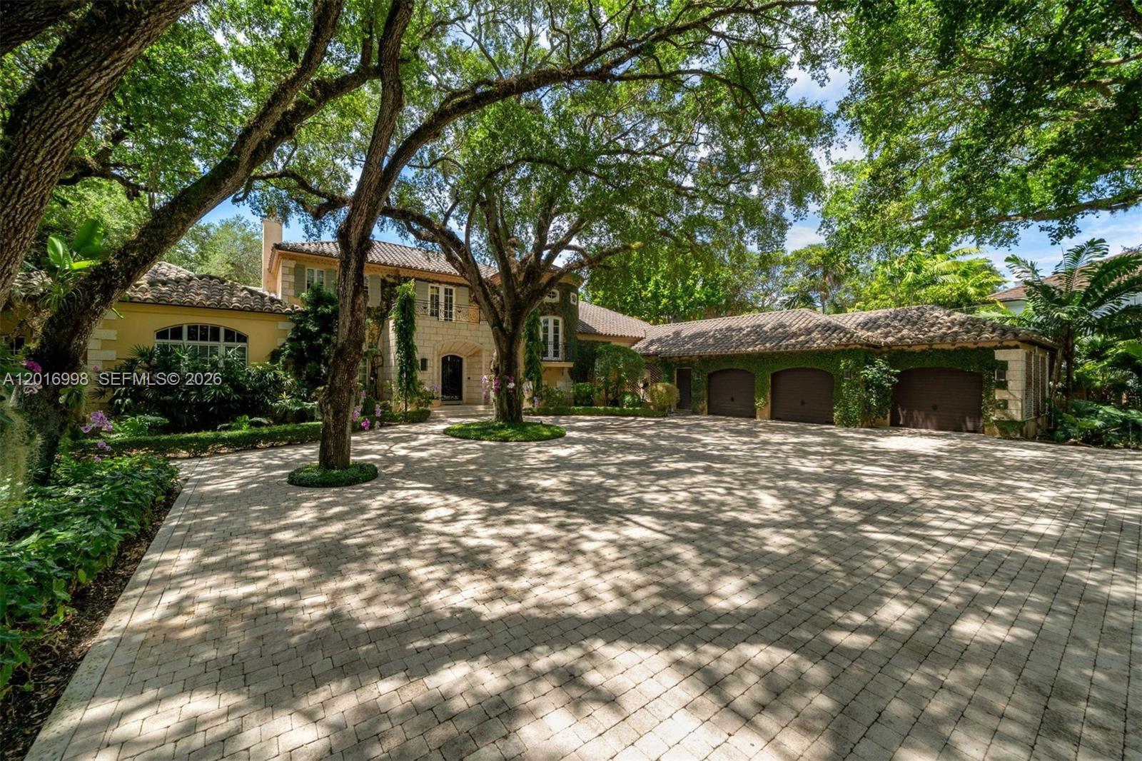 HIGH CREST - Residential