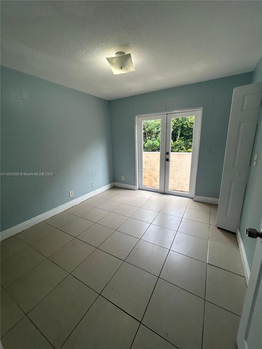 EAST VIEW GARDENS - Residential Lease