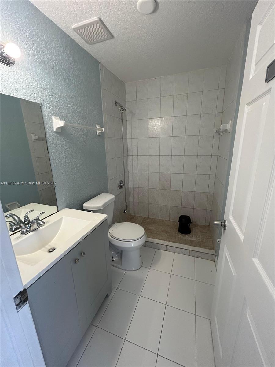 EAST VIEW GARDENS - Residential Lease